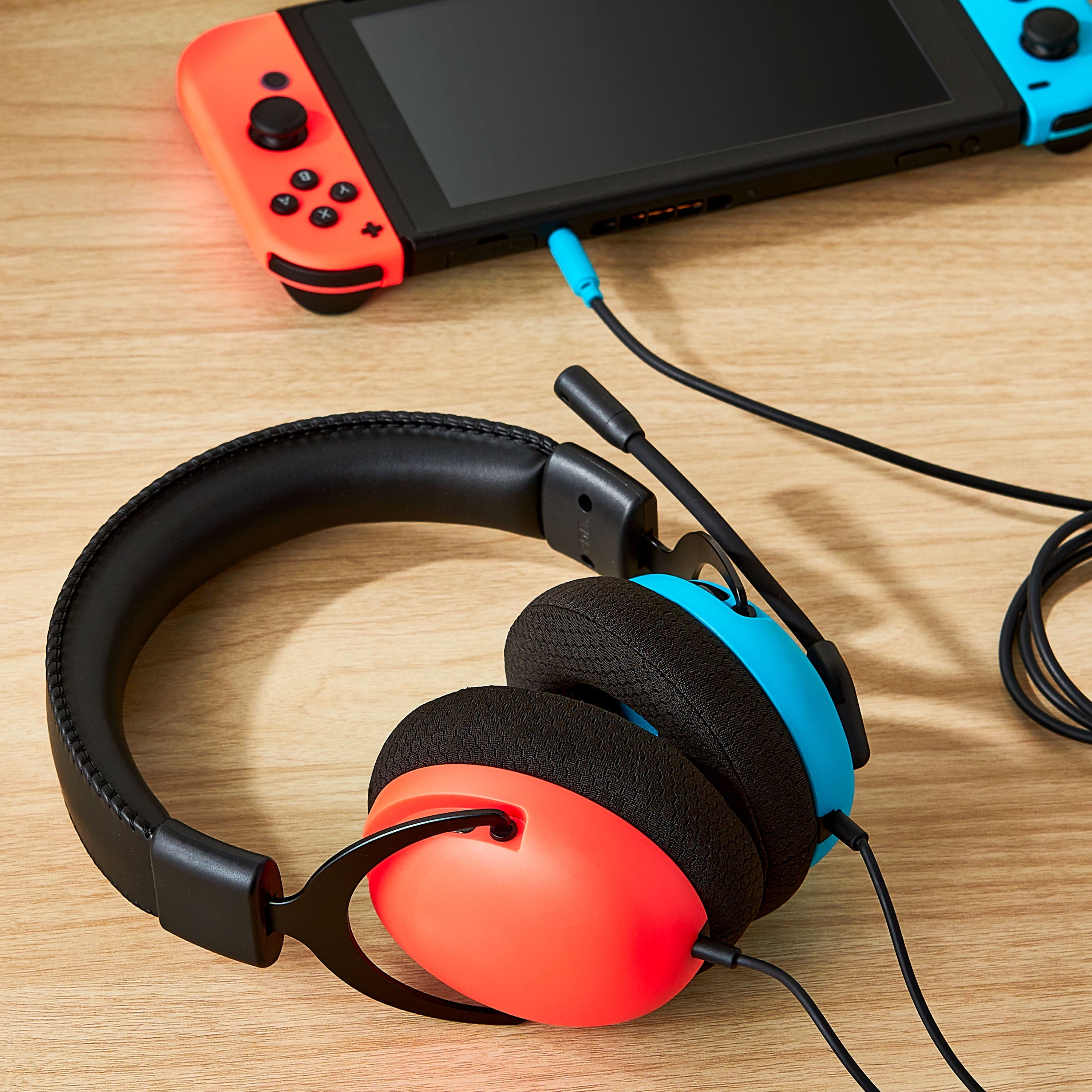 onn Wired Gaming Headset Compatible with Nintendo Switch/Switch OLED/Switch Lite, Multicolor